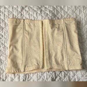 Maidenform Cream Waist Cincher